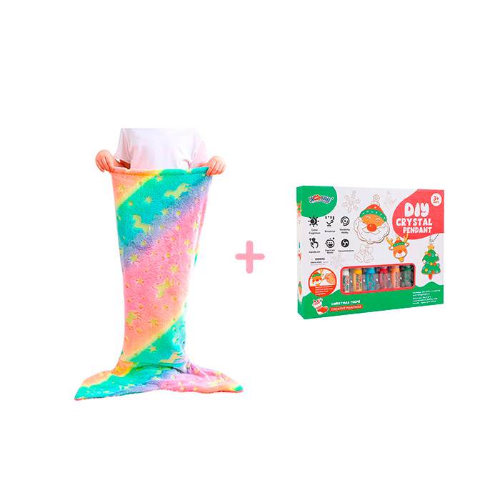 Pachetul MermaidArtCraft include 2 jucării - o pătură în formă de coadă de sirenă și un set de pandantive de Crăciun!