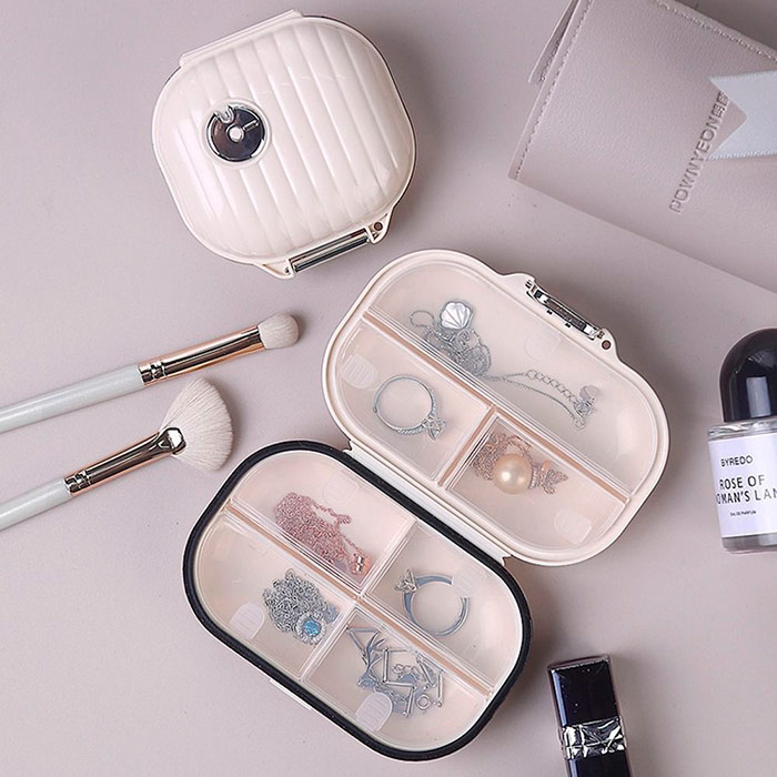 Organizează-ți medicamentele, bijuteriile și alte mici gadget-uri!