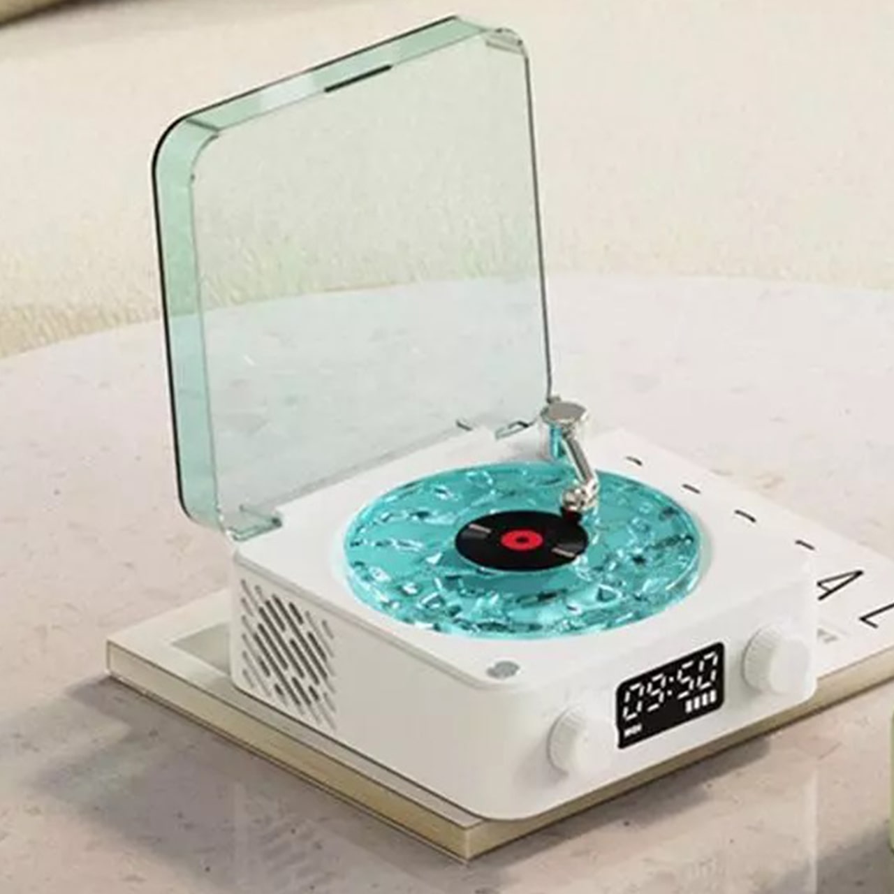 Playerul de muzică suportă Bluetooth, card TF și AUX.