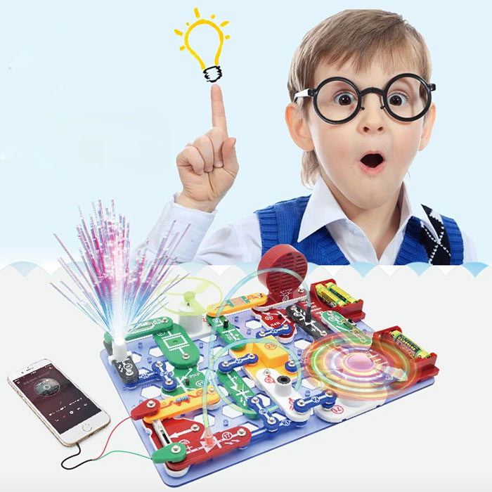 O jucărie educativă care îi învață pe copii bazele fizicii și ale electricității.