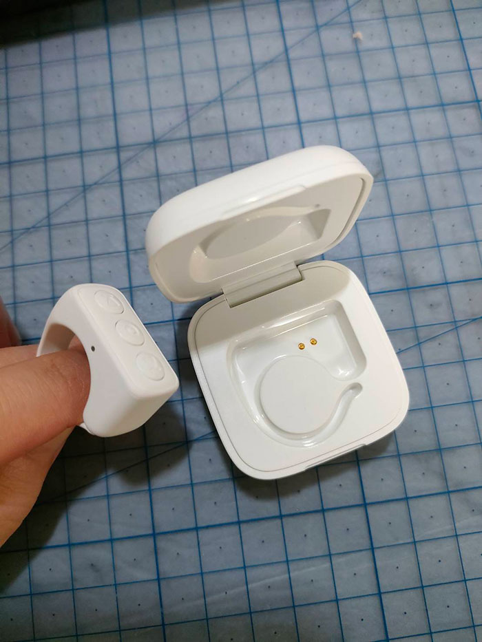 ScrollControl, telecomandă Bluetooth cu cutie de încărcare convenabilă - Image 10