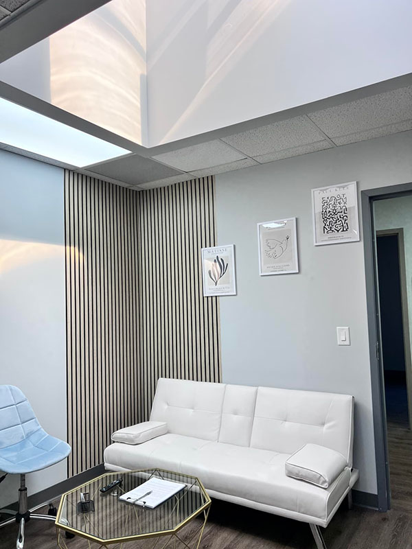 SlatWall, autocolant autoadeziv cu aspect de lemn natural (300 x 45 cm) - Image 10