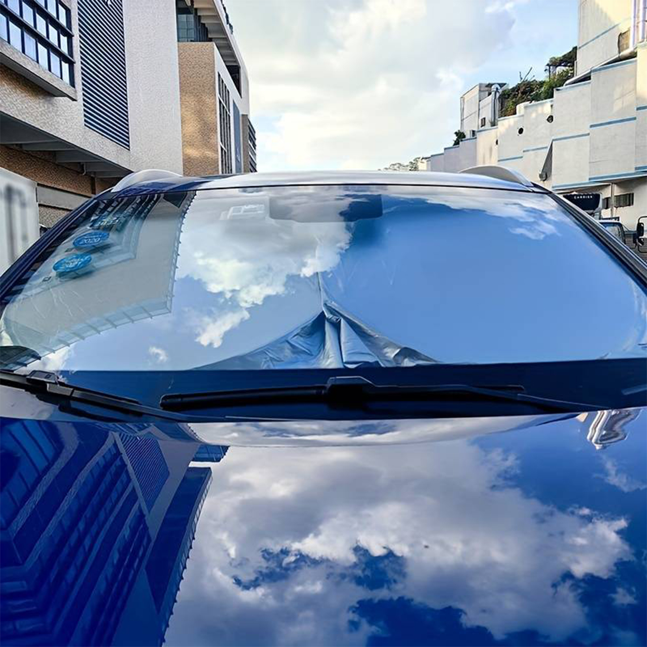 SunVisor, parasolar retractabil pentru parbrizul mașinii